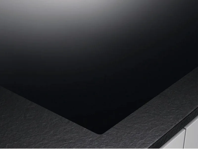 Hob2Hood inductie kookplaat ILB64334CB från AEG i Svart – produktbild