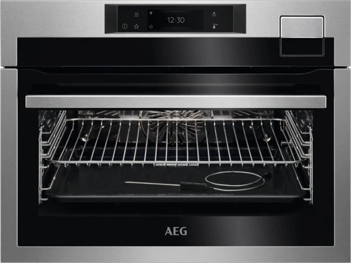 KSE798280M - Inbouwoven - 43 liter - stoomfunctie - grillfunctie - hetelucht by AEG in Roestvrijstaal – product photo