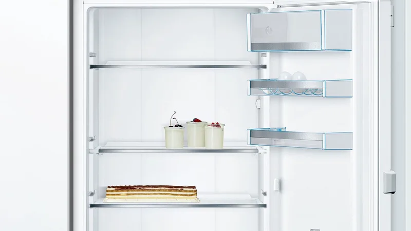 Serie 8 KIF51AFE0 inbouw koelkast 140 cm deur op deur by Bosch – product photo