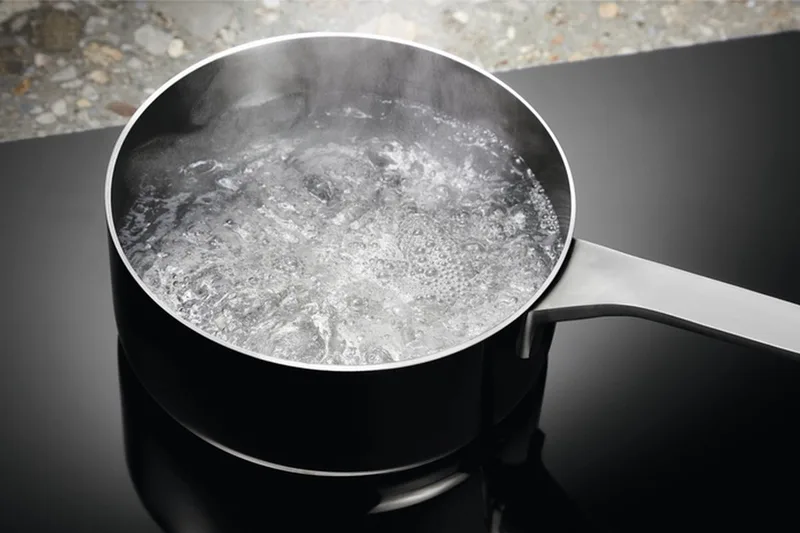 EIS62449 Ingebouwd 60 cm Inductiekookplaat zones 4 zone(s) de Electrolux en Noir – photo produit