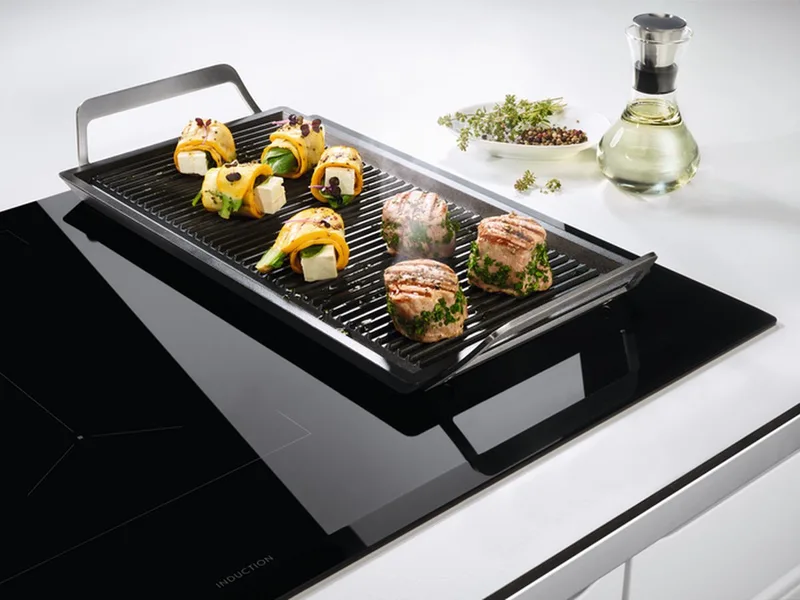 EIV835 Ingebouwd 80 cm Inductiekookplaat zones 5 zone(s) van Electrolux in Zwart – productfoto