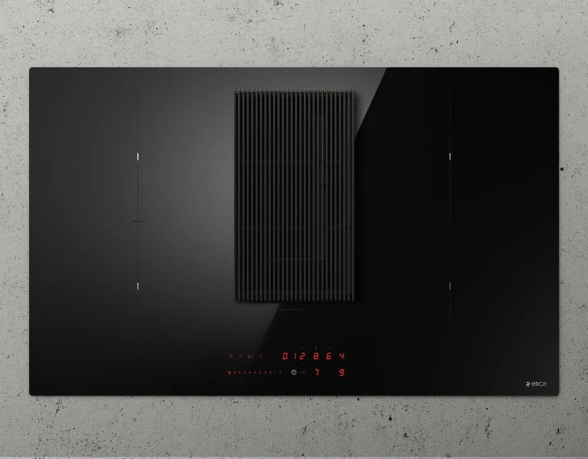 NikolaTesla Prime S Prime BL/A/83 Ingebouwd 83 cm Inductiekookplaat zones 4 zone(s) met Geïntegreerde Afzuiging (Luchtafvoer) de Elica en Noir – photo produit