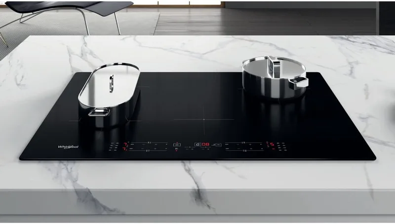 B B4877 NE - Inductie kookplaat från Whirlpool i Svart – produktbild