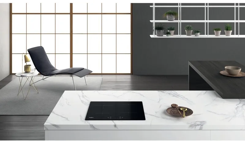 WSQ4860NE - Inductiekookplaat - 4 kookzone(s) by Whirlpool in Black – product photo